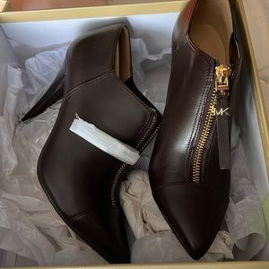 New Michael Michael Kors Bootie Leather